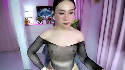 Snapshot of alluring_mj chatting on June 23, 10:52 pm mj online show from June 23, 10:52 pm