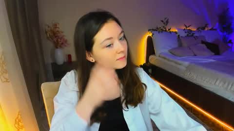 alluringeyess online show from November 8, 9:09 am