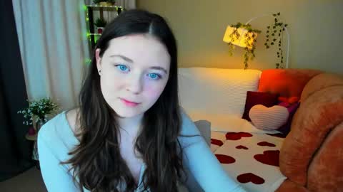 alluringeyess online show from June 7, 4:33 pm