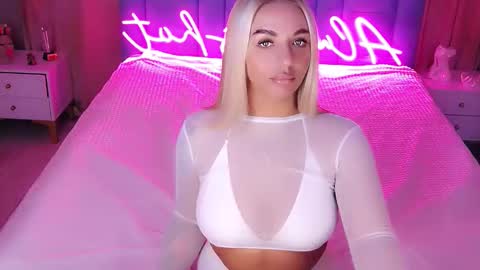 AlwaysHot online show from November 19, 2:22 am