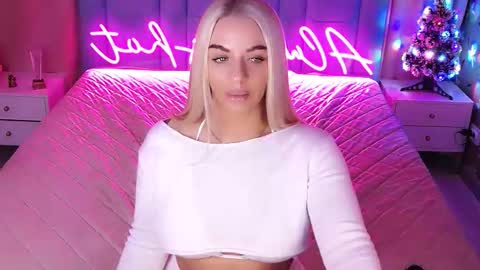 AlwaysHot online show from January 8, 2:14 am