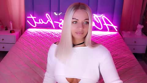 AlwaysHot online show from March 11, 2:17 am