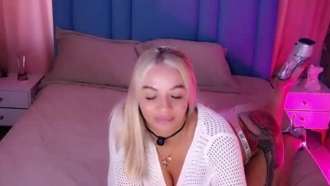 AlwaysHot online show from April 30, 1:23 am