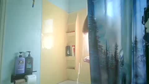 Snapshot of allwolf0323 chatting on September 15, 6:41 pm allwolf0323 online show from September 15, 6:41 pm