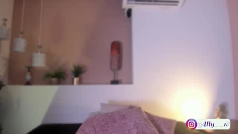 Snapshot of ally_addams chatting on November 26, 4:02 am Ally online show from November 26, 4:02 am