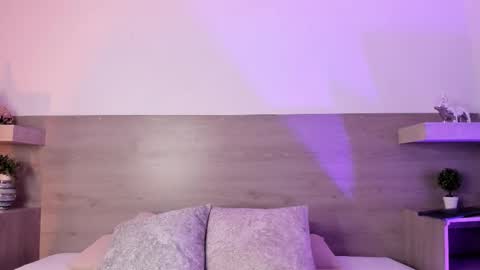 Snapshot of ally_addams chatting on November 30, 1:04 pm Ally online show from November 30, 1:04 pm