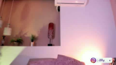 Snapshot of ally_addams chatting on December 3, 3:58 am Ally online show from December 3, 3:58 am