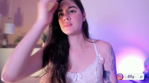 Snapshot of ally_addams chatting on December 4, 3:27 am Ally online show from December 4, 3:27 am