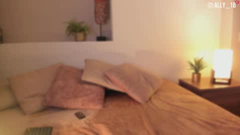 Snapshot of ally_addams chatting on May 24, 12:32 pm Ally online show from May 24, 12:32 pm
