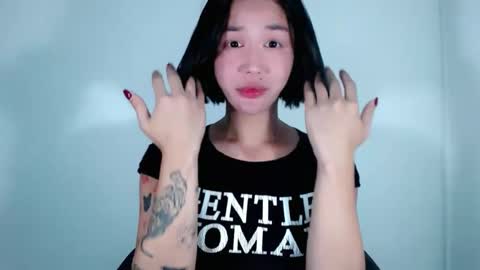 Snapshot of ally_monts chatting on January 14, 11:53 pm ally_monts online show from January 14, 11:53 pm