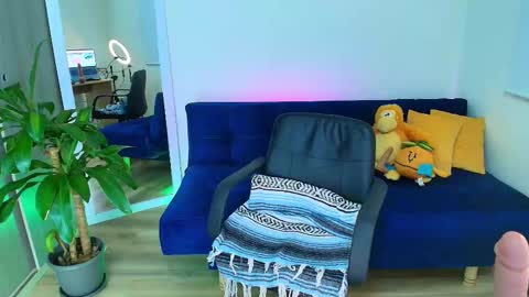 Ally  help me reach 100 satisfaid online show from December 22, 5:15 am