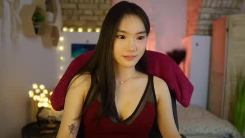 Snapshot of allyah_sky chatting on February 28, 7:25 pm Allyah Sky online show from February 28, 7:25 pm
