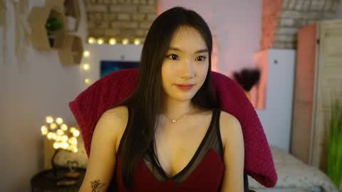 Snapshot of allyah_sky chatting on March 1, 1:32 am Allyah Sky online show from March 1, 1:32 am