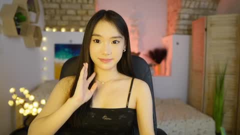 Snapshot of allyah_sky chatting on March 8, 10:13 pm Allyah Sky online show from March 8, 10:13 pm