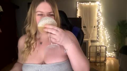 allyanalangel online show from February 17, 5:47 am