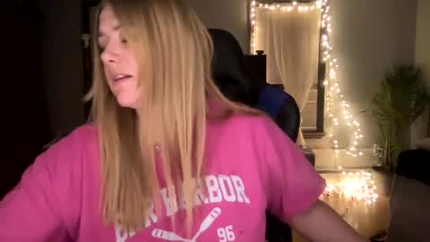 allyanalangel online show from February 19, 4:01 am