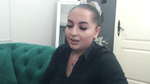         online show from April 29, 6:25 pm