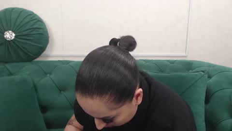 Snapshot of allyiah chatting on May 2, 4:34 pm online show from May 2, 4:34 pm