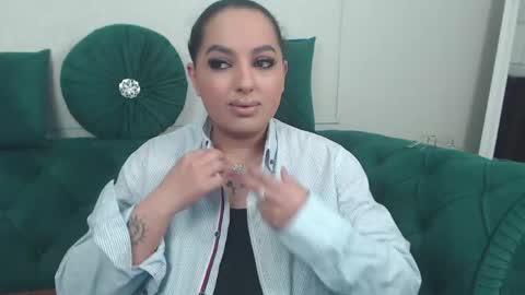 Snapshot of allyiah chatting on May 17, 5:09 pm online show from May 17, 5:09 pm