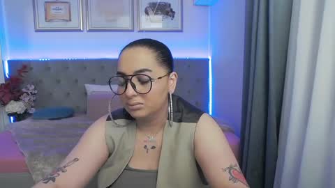 Snapshot of allyiah chatting on May 27, 5:21 pm online show from May 27, 5:21 pm