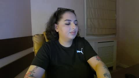Snapshot of allyiah chatting on June 9, 6:41 pm online show from June 9, 6:41 pm