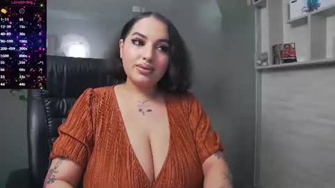 Snapshot of allyiah chatting on June 14, 2:52 pm online show from June 14, 2:52 pm