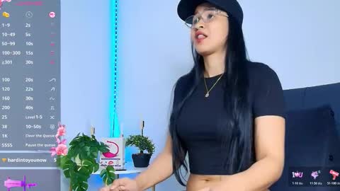 Snapshot of allymdo chatting on January 7, 5:26 pm allymdo online show from January 7, 5:26 pm