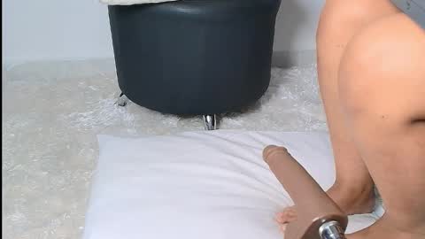 Snapshot of allymdo chatting on February 18, 6:48 pm allymdo online show from February 18, 6:48 pm