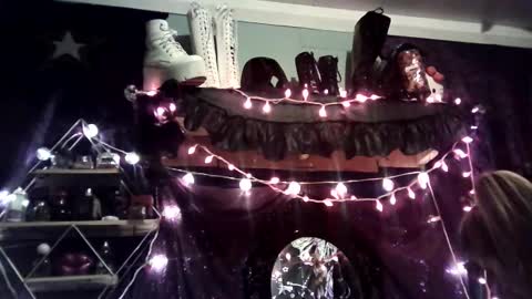 allymoon1369 online show from February 19, 9:49 am