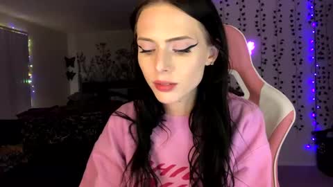 Ally Girl In Her Ally World online show from February 1, 9:32 am