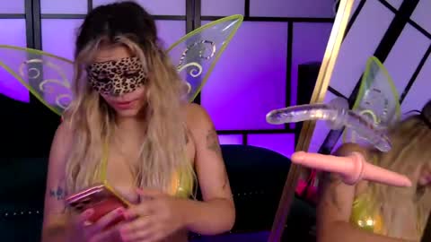 Snapshot of allys_secret chatting on July 30, 7:24 pm Call me Ally online show from July 30, 7:24 pm