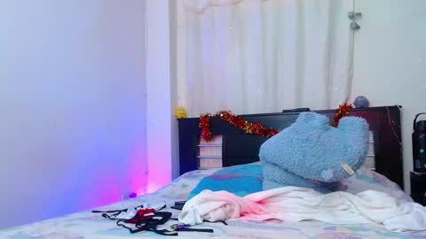 Snapshot of allyson_collins_ chatting on January 14, 10:23 pm Allyson collins online show from January 14, 10:23 pm