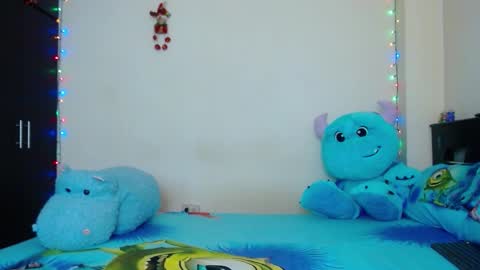 Snapshot of allyson_collins_ chatting on January 15, 8:12 pm Allyson collins online show from January 15, 8:12 pm