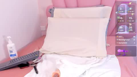 Snapshot of allyson_petite chatting on October 23, 9:57 pm Allyson online show from October 23, 9:57 pm