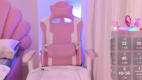 Snapshot of allyson_petite chatting on November 21, 8:07 pm Allyson online show from November 21, 8:07 pm