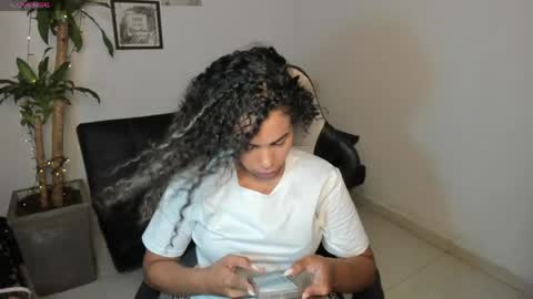 allyssann online show from April 25, 2:25 am