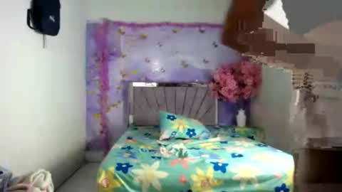 Snapshot of alma199 chatting on July 23, 1:58 am alma199 online show from July 23, 1:58 am