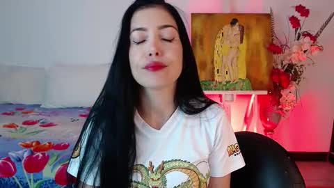 alma_art_ online show from September 20, 10:33 pm