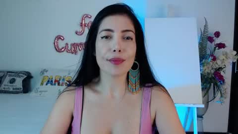 alma_art_ online show from July 16, 8:26 pm