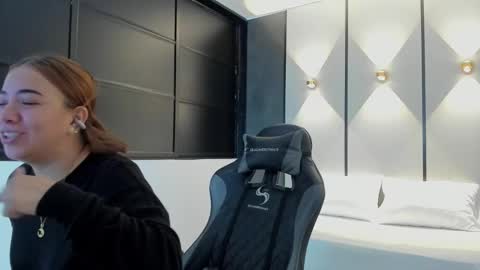 ALMA FENIX  online show from September 10, 12:27 pm