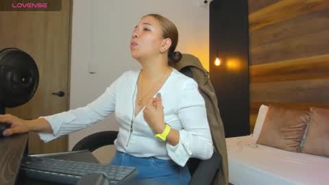 ALMA FENIX  online show from September 17, 12:29 pm