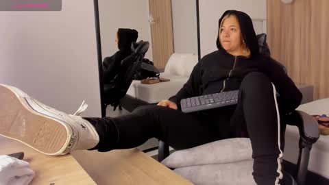 ALMA FENIX  online show from December 5, 1:09 pm