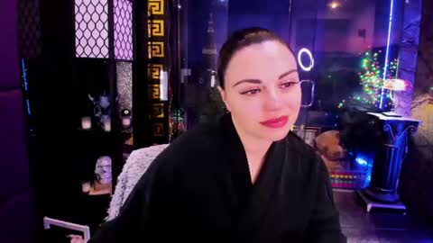 Snapshot of alma_pearl chatting on June 22, 7:16 am Alma online show from June 22, 7:16 am