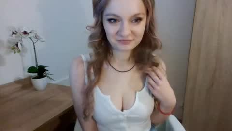 Snapshot of almanature chatting on December 10, 9:33 pm AlmaNature online show from December 10, 9:33 pm