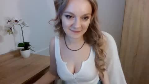 Snapshot of almanature chatting on December 11, 12:44 am AlmaNature online show from December 11, 12:44 am