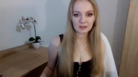 Snapshot of almanature chatting on February 3, 9:29 pm AlmaNature online show from February 3, 9:29 pm