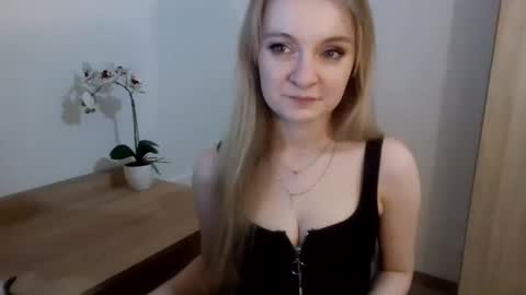 Snapshot of almanature chatting on February 4, 10:55 pm AlmaNature online show from February 4, 10:55 pm