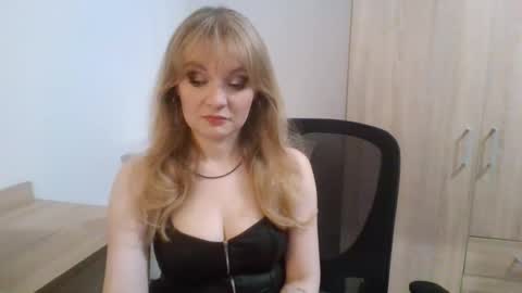 Snapshot of almanature chatting on September 30, 8:36 pm AlmaNature online show from September 30, 8:36 pm