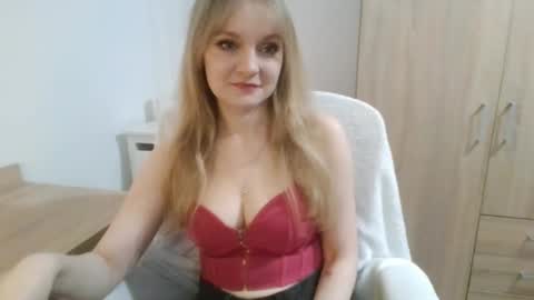 Snapshot of almanature chatting on October 28, 5:04 pm AlmaNature online show from October 28, 5:04 pm