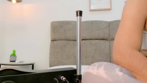 Snapshot of almarose_1 chatting on June 20, 1:47 pm alma online show from June 20, 1:47 pm